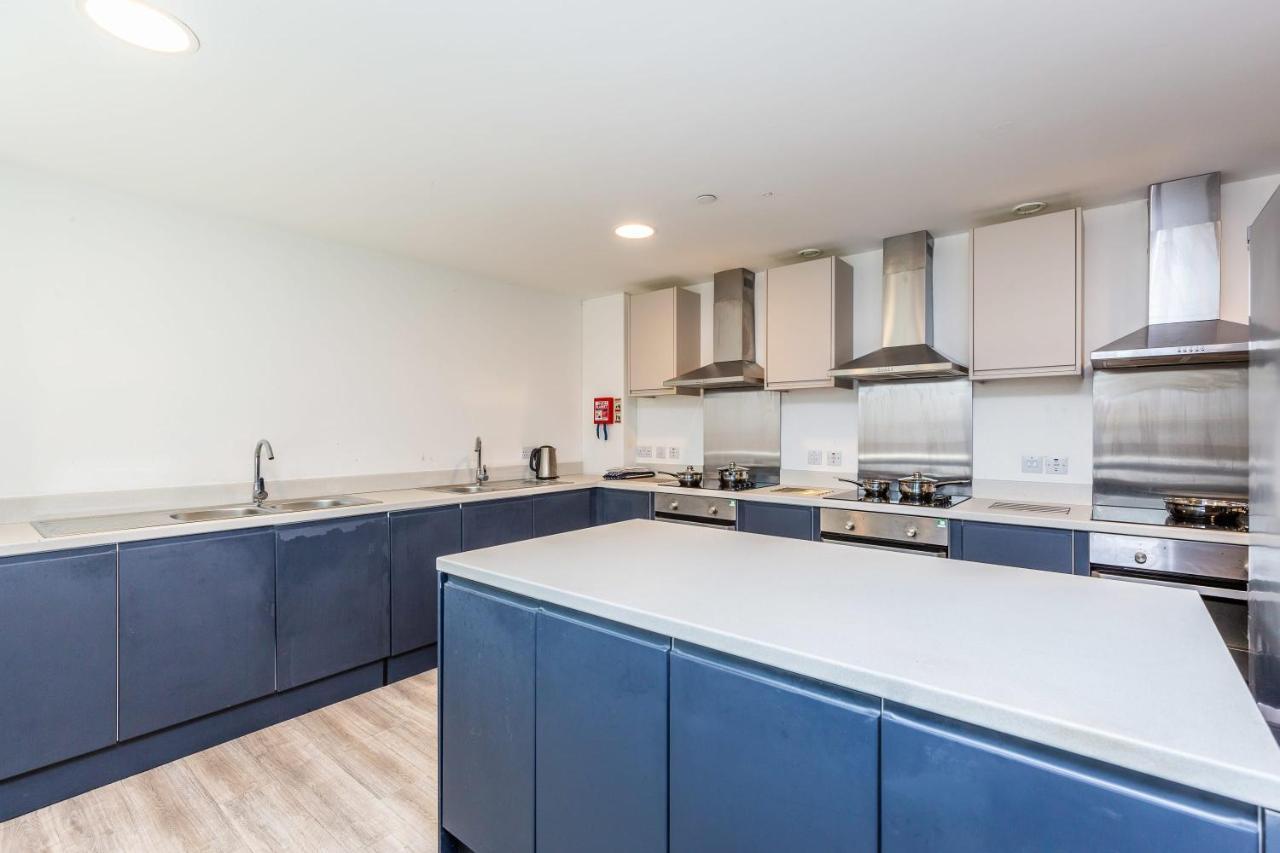 Spacious Ensuite Room With Shared Kitchen 링컨 외부 사진